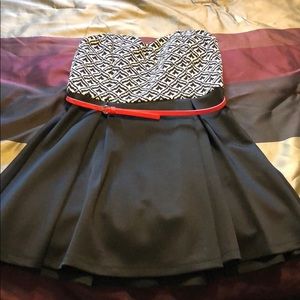 Black and white sleeveless mini dress